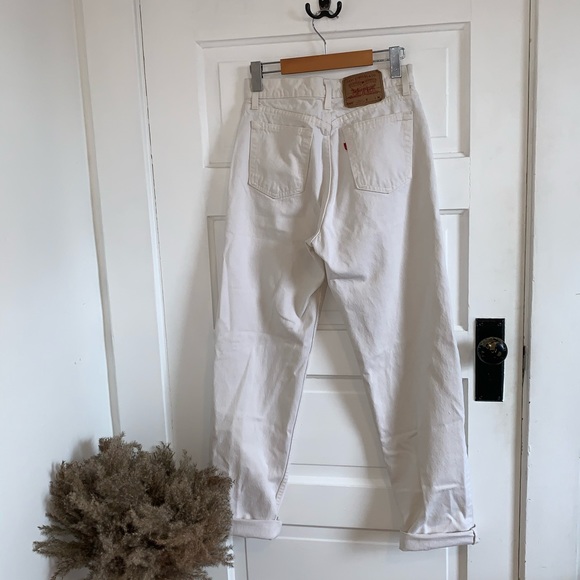 Vintage White Levi Straight Leg Jeans - Picture 2 of 5